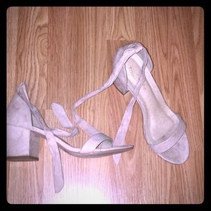 Nude sandal heel